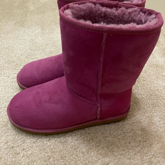UGG Australia Classic Short Boots Size 8 Color Pink - Picture 4 of 12